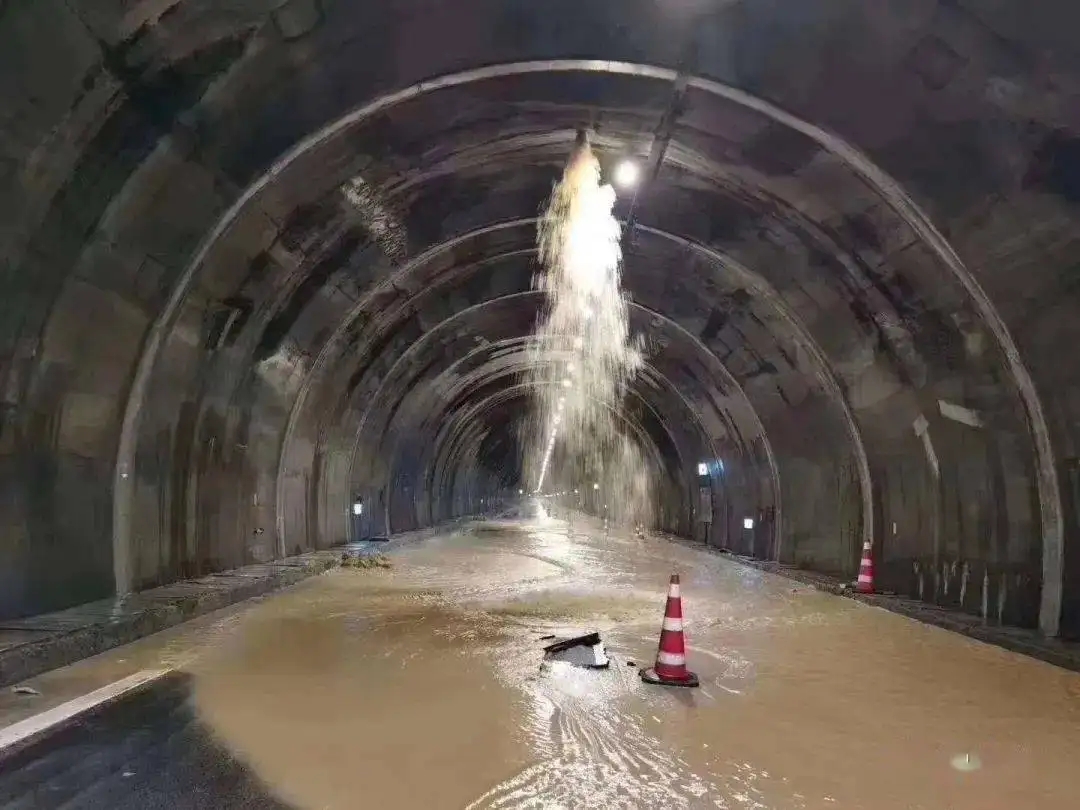 雨湖隧道渗水治理